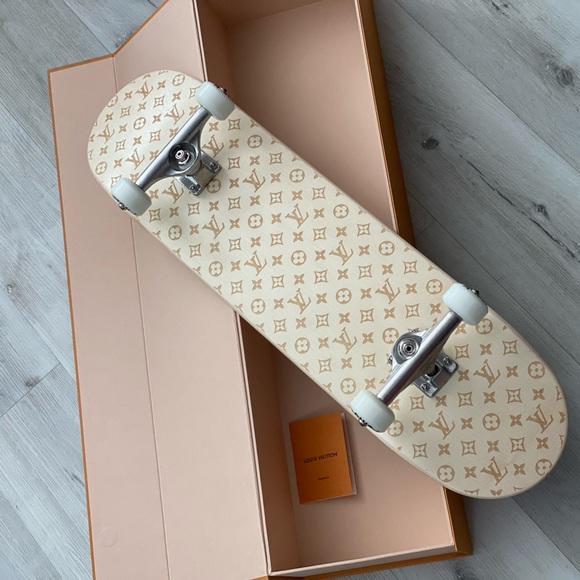 Louis Vuitton Skateboard by Virgil Abloh - Picture 2 of 13